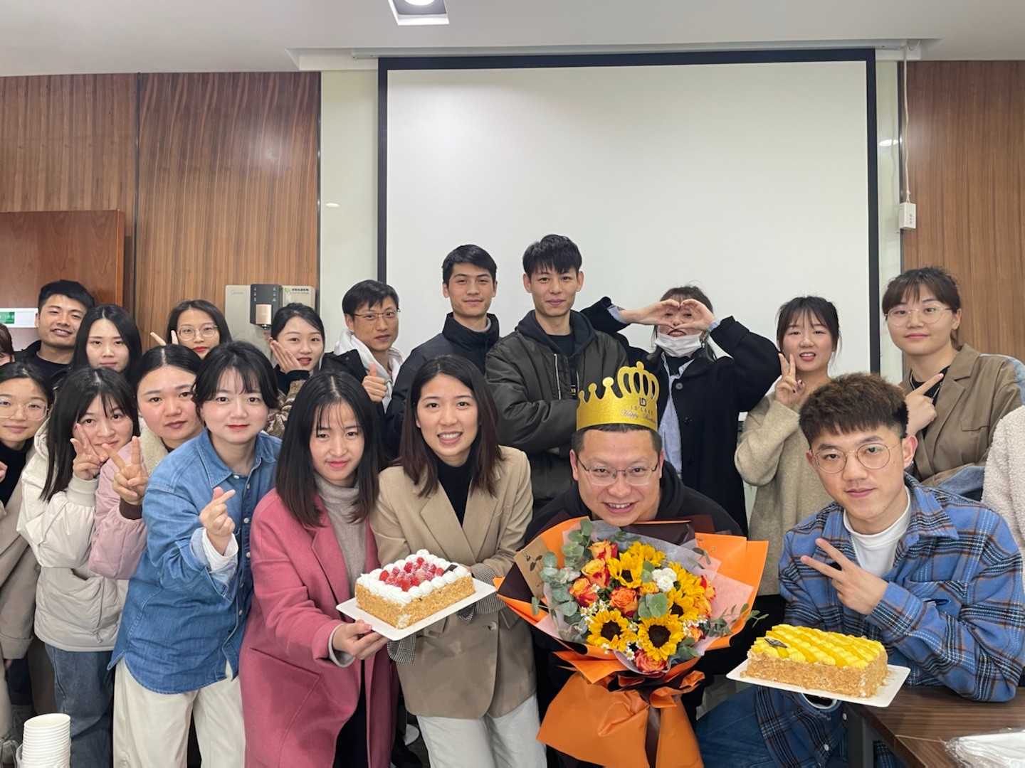 生日聚餐合影1.jpg