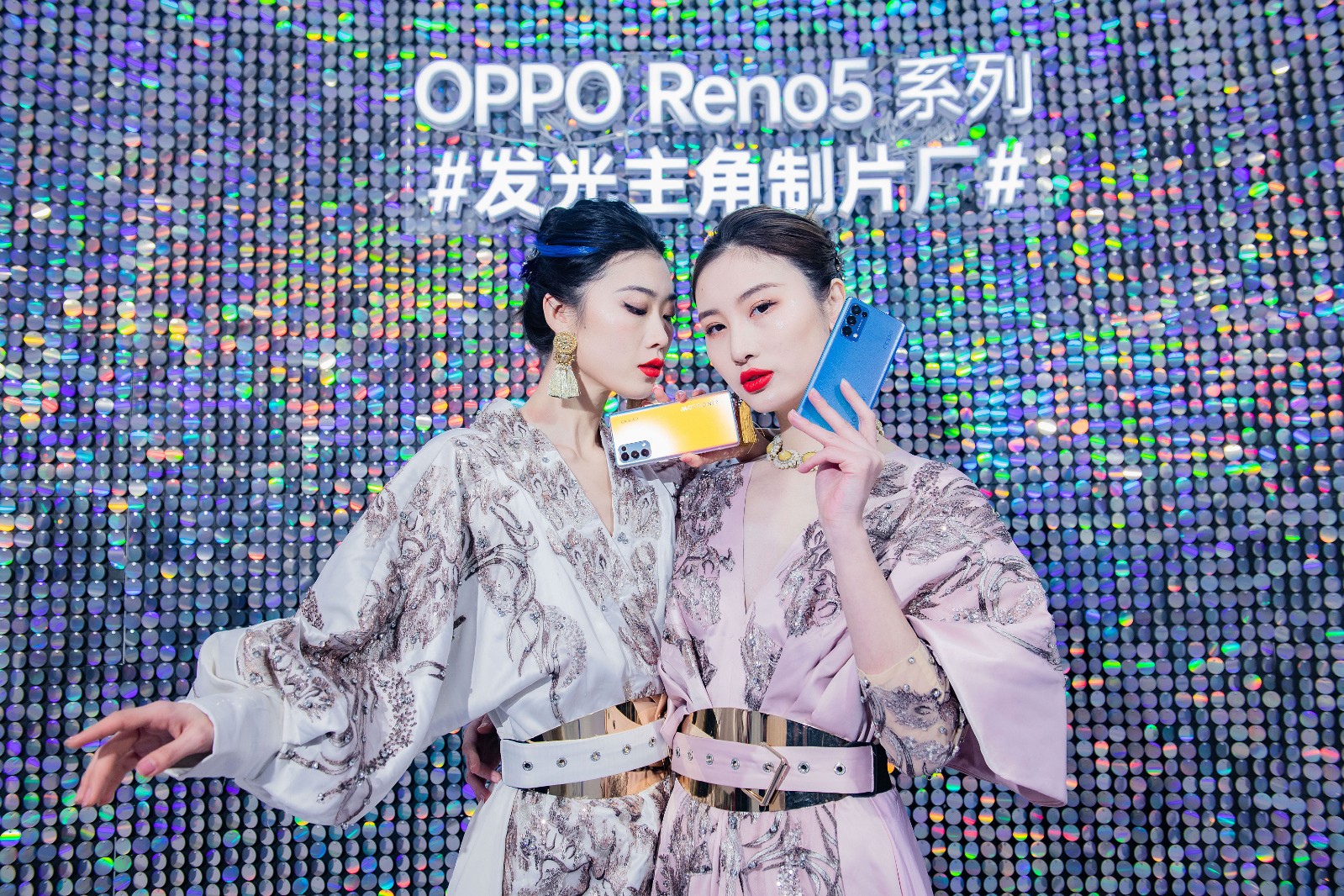 活动合影.jpg